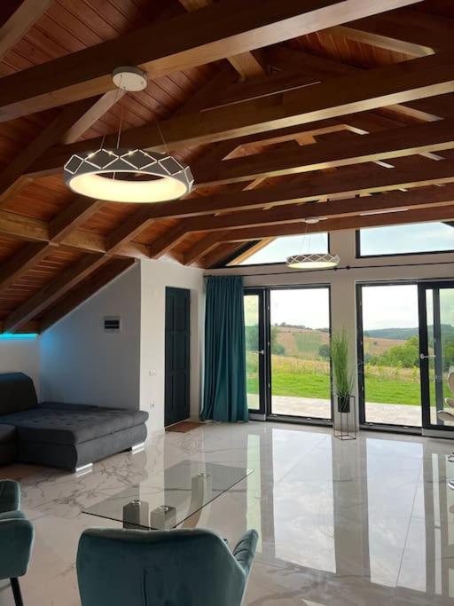 Casa Moderna In Sinteu - Intersectia Intre Modern Si Linistea Naturii Holiday home *